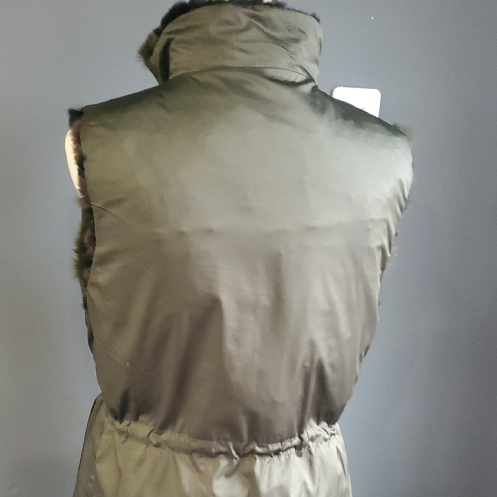Metric Knits Reversable Camo    Vest - Picture 10 of 17